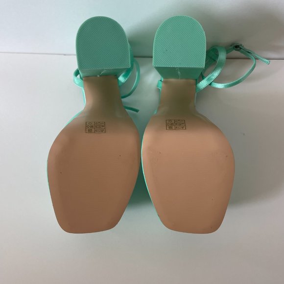 Public Desire Wide Fit Exclusive Moonchild platform heeled shoes in pale green - Picture 4 of 5